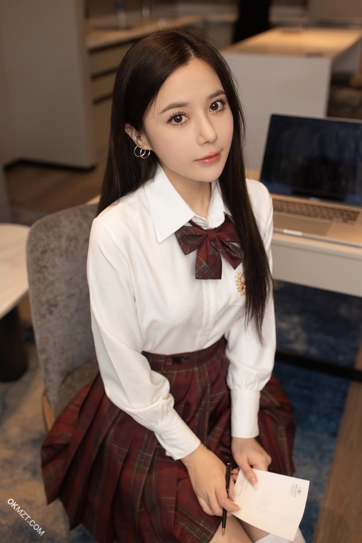 清纯美女鱼子酱JK制服写真 满足你对学妹的幻想